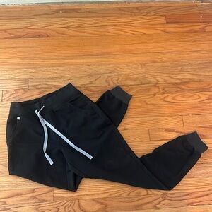FIGS Small Black Jogger Scrubs